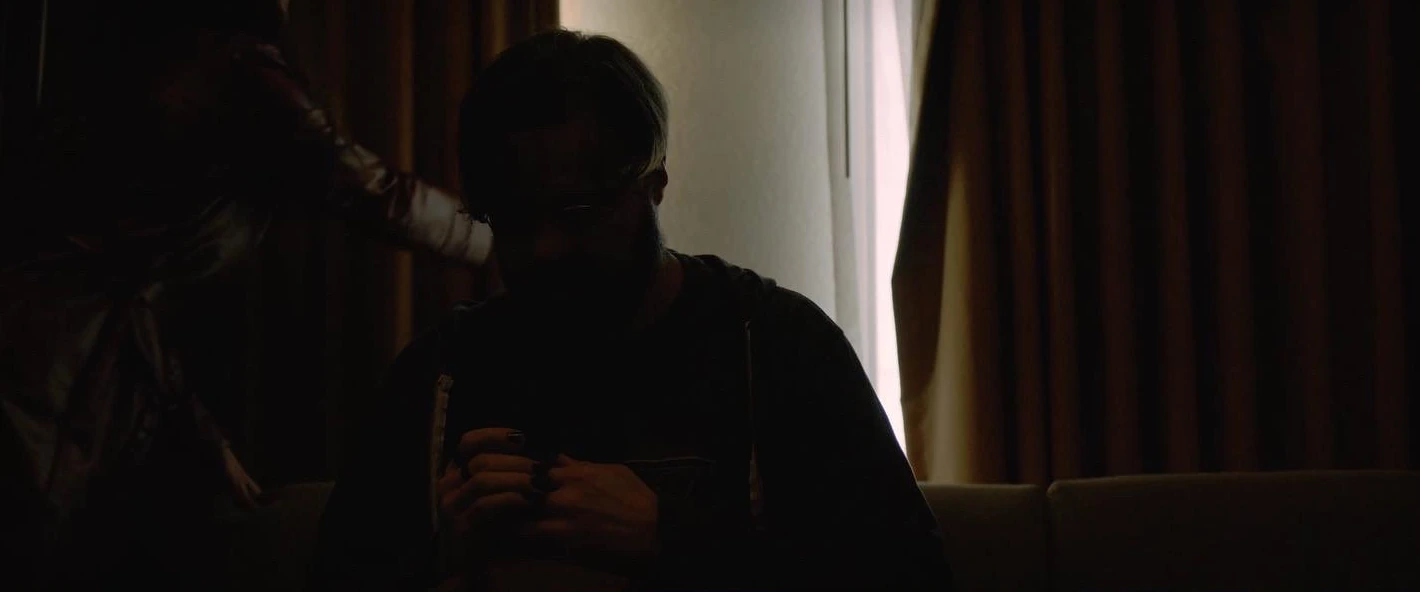 Customer Service film still 16
